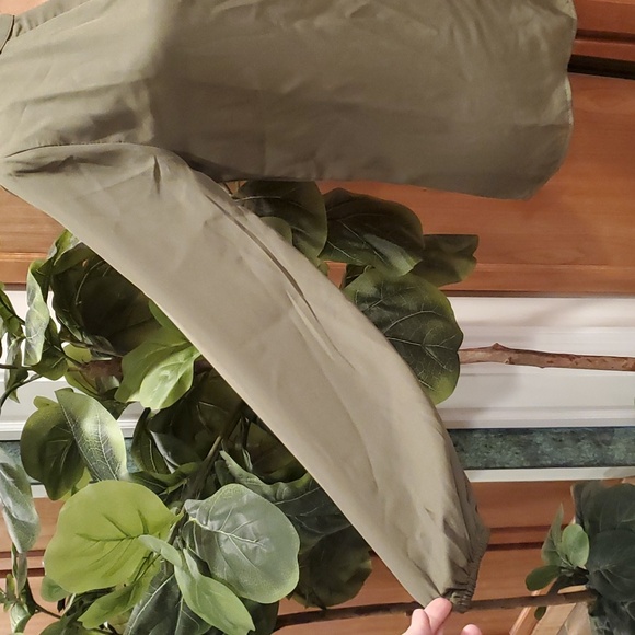 Green top - Picture 3 of 4